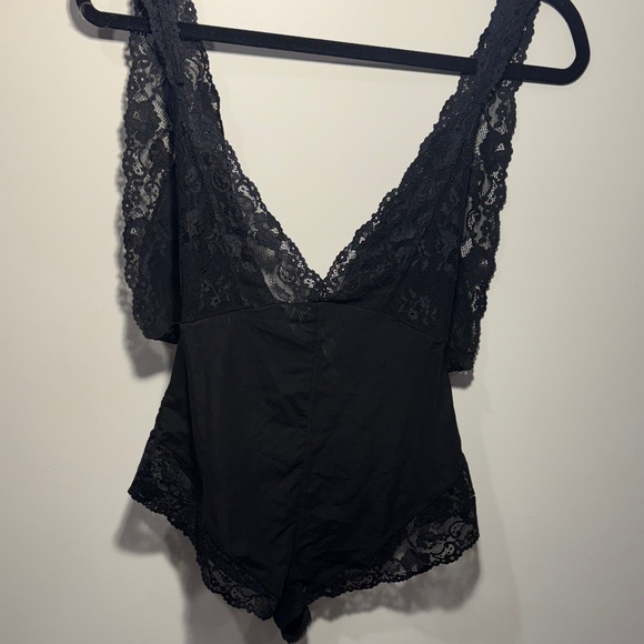 NWOT Women’s Free People Black Lace Chemise - Picture 4 of 4